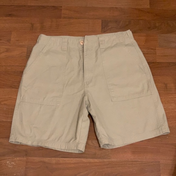 Men’s Cargo shorts - brand Badge - Picture 1 of 5